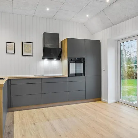 3 Bedroom Cozy In Casa vacanze